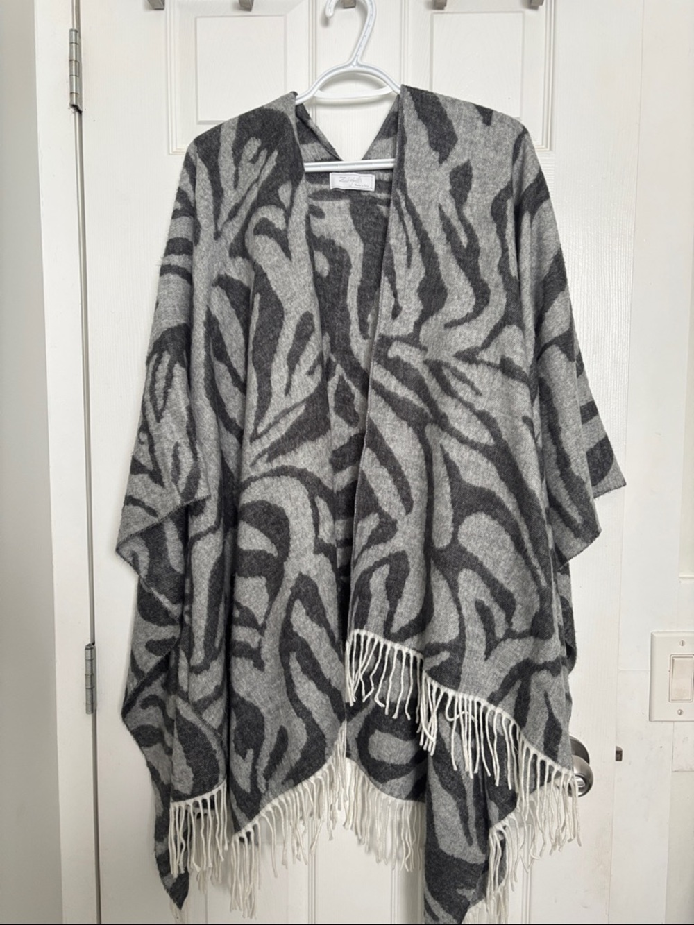 Gray Zebra-Pattern Fringe Poncho Shrug